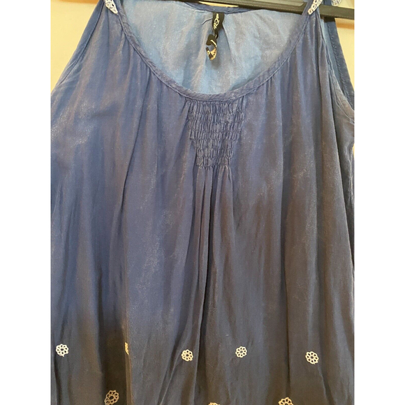 MeElla Blue and White Embrored Sleeveless Dress. Sz.S - Picture 5 of 7